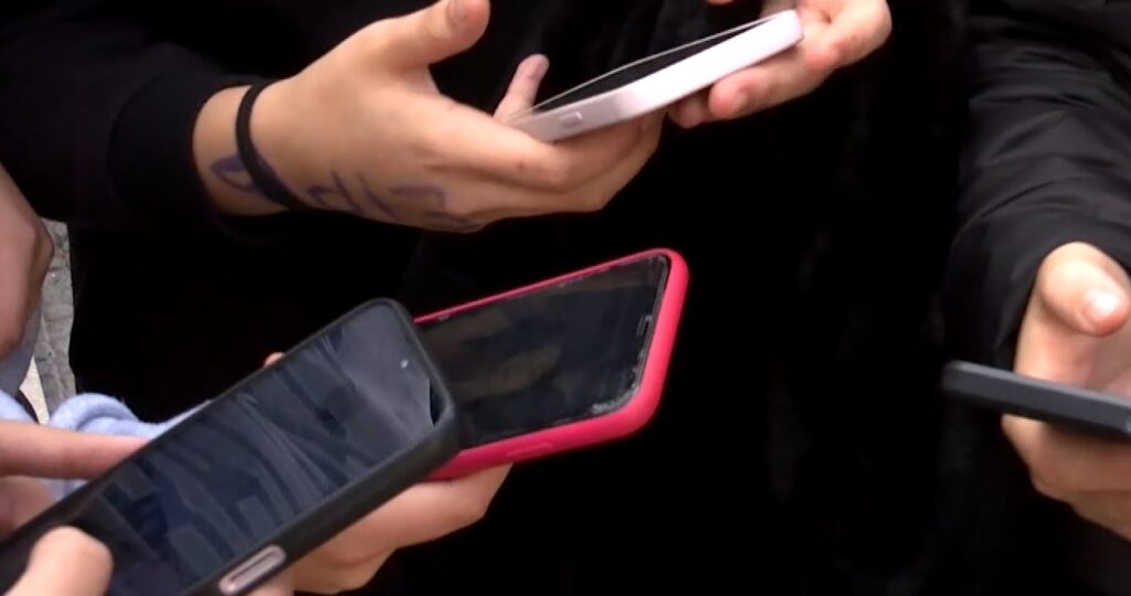 Οι έφηβοι με ζητήματα ψυχικής υγείας χρησιμοποιούν διαφορετικά τα μέσα κοινωνικής δικτύωσης