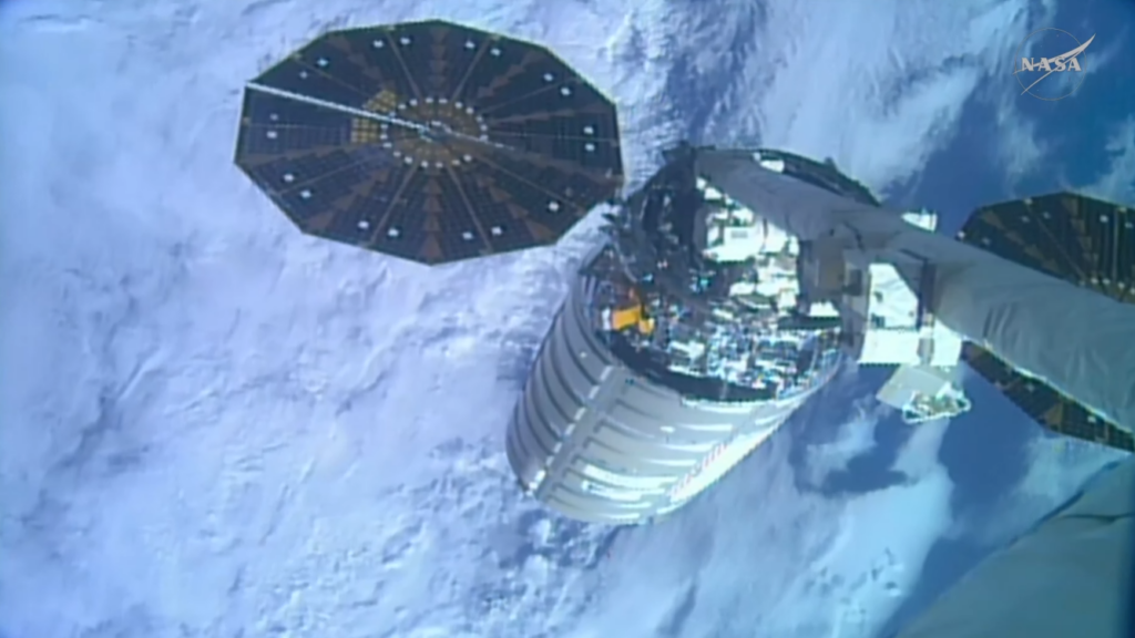 Το Cygnus XL αποχαιρετά τον ISS φορτωμένο με σκουπίδια