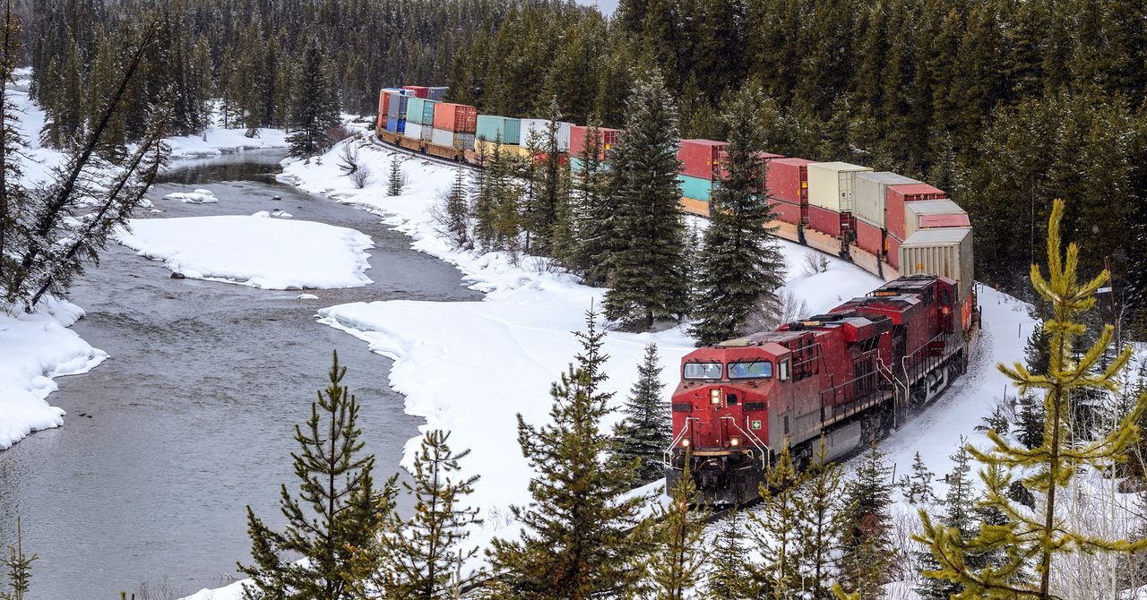 Πώς μια ατμομηχανή σέρνει χιλιάδες τόνους — η φυσική πίσω από τα εμπορευματικά τρένα