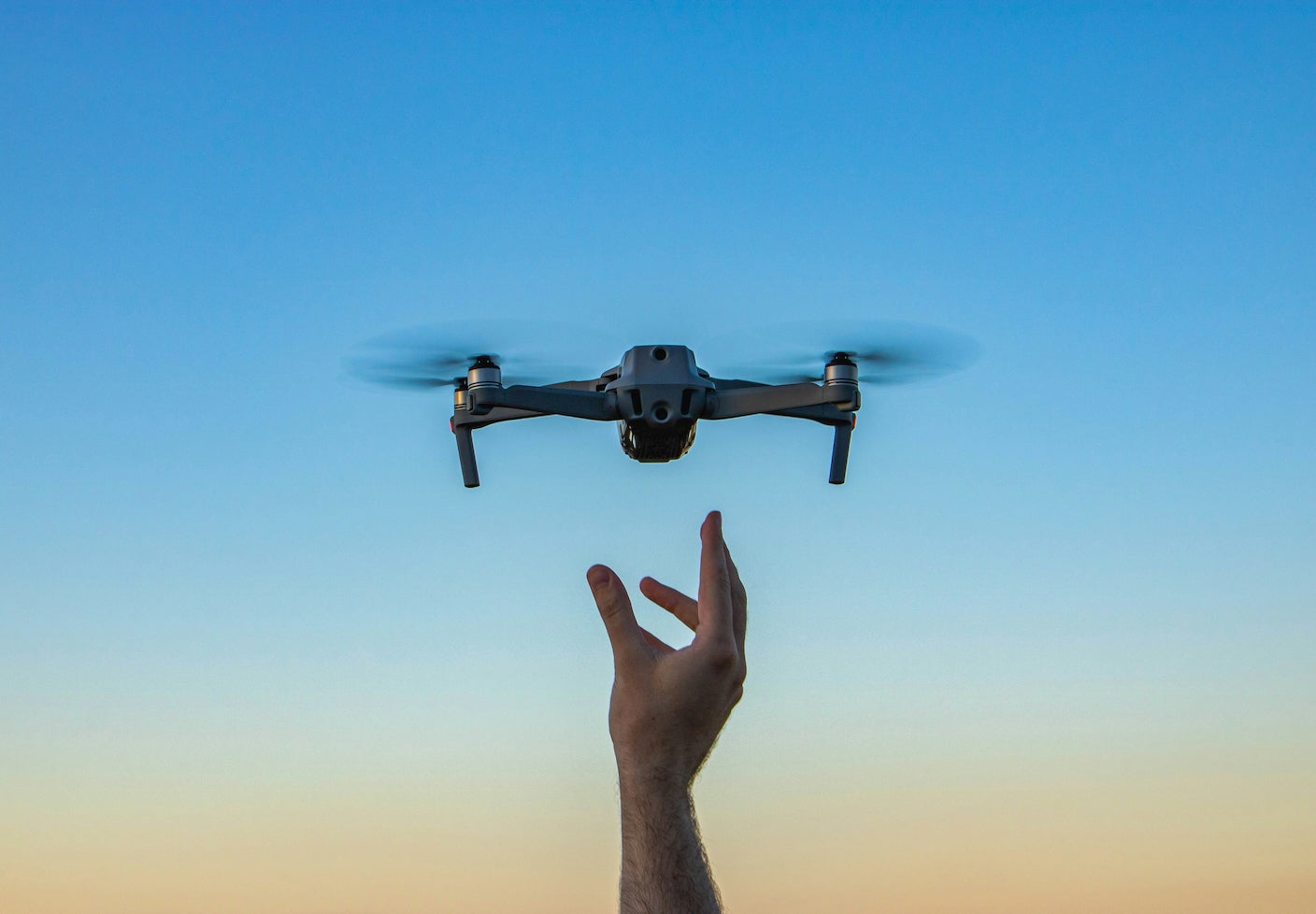 Χιλιάδες ερασιτέχνες με drones χτίζουν το Google Street View του ουρανού