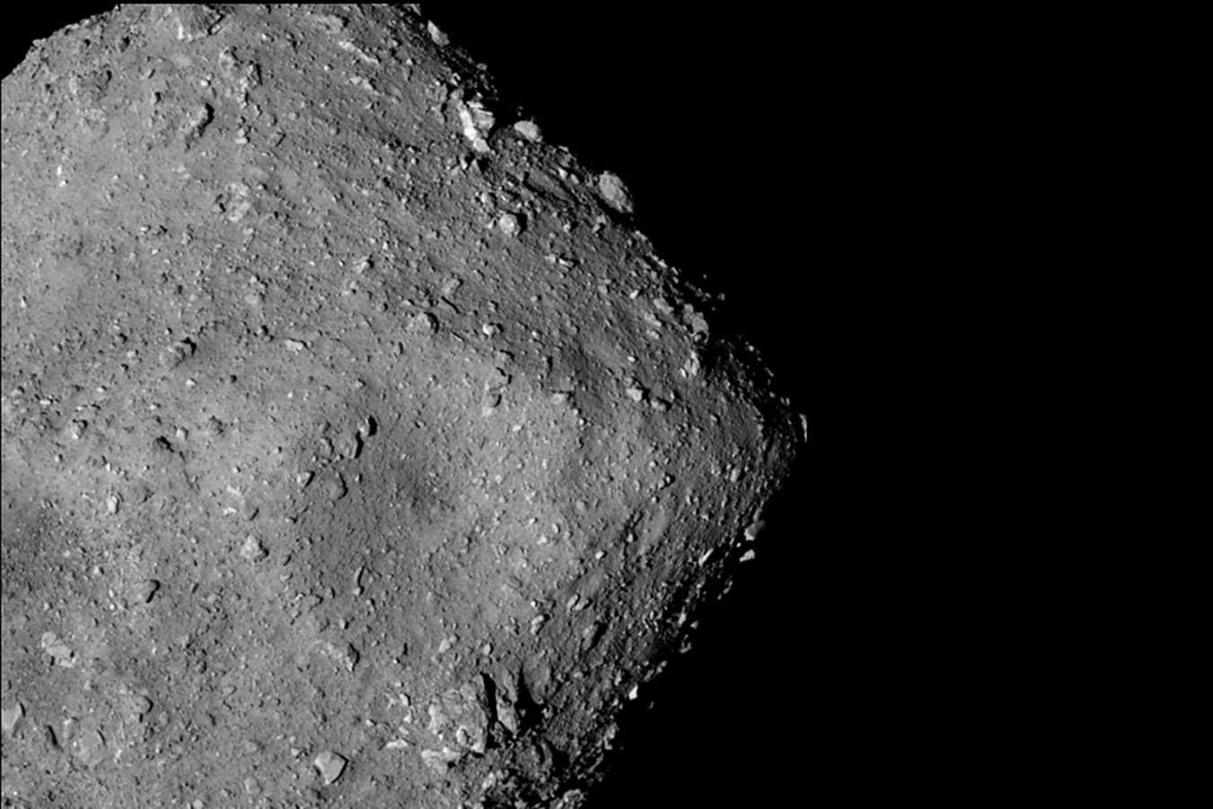 Ο αστεροειδής Ryugu κρύβει όλα τα συστατικά της ζωής