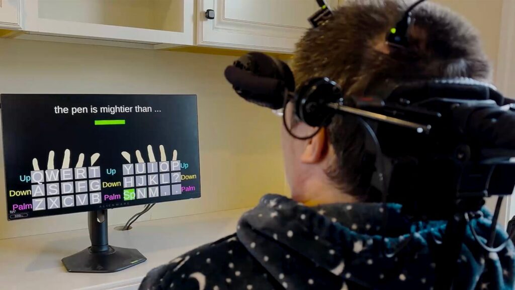 Δακτυλογράφηση με τη σκέψη: εγκεφαλικά εμφυτεύματα σπάνε ρεκόρ ταχύτητας