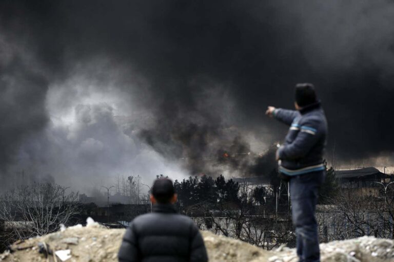 Μαύρη βροχή στην Τεχεράνη: τι είναι και πόσο επικίνδυνη είναι