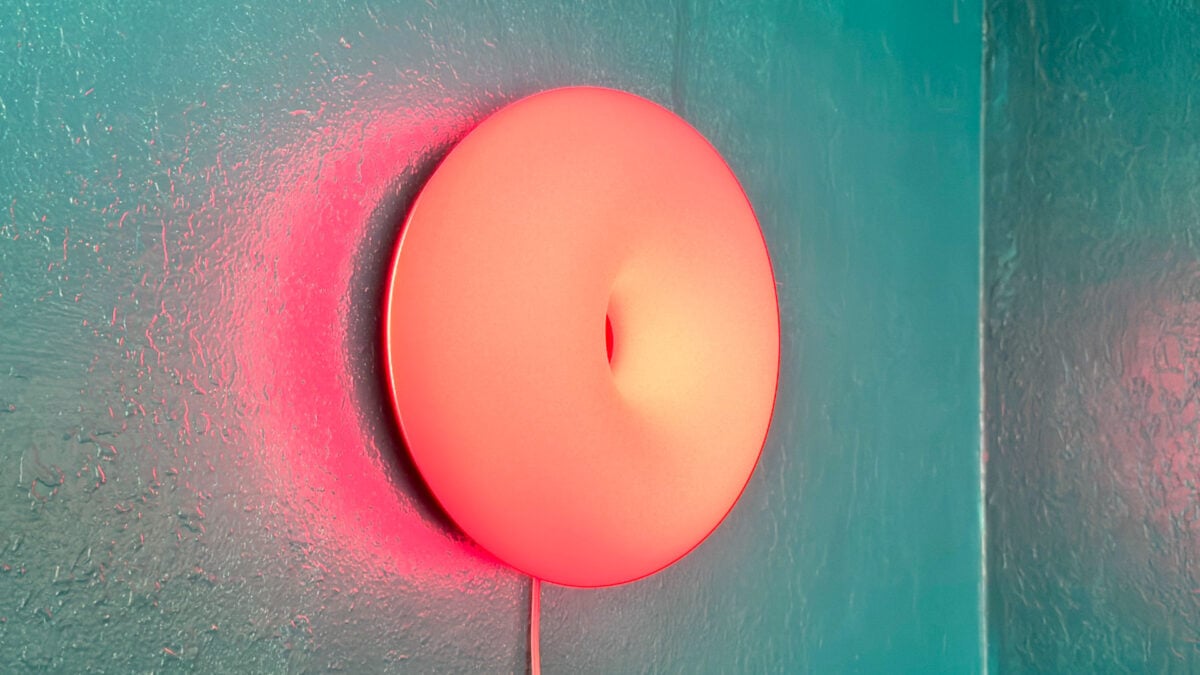 Το «έξυπνο ντόνατ» της Ikea που δεν φωτίζει τίποτα — και δεν το κρύβει