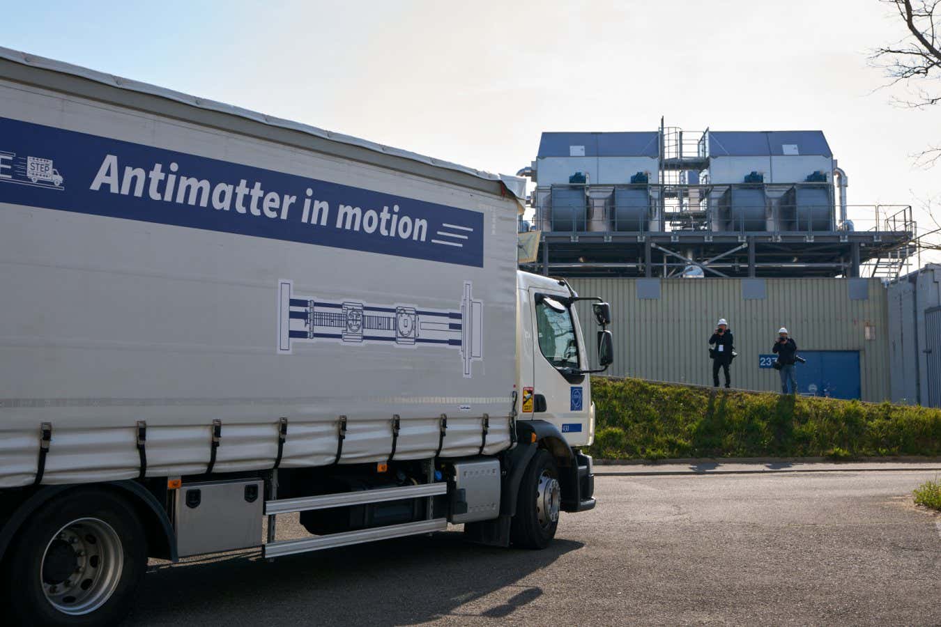 Αντιύλη στον δρόμο: το CERN έστειλε αντιπρωτόνια με φορτηγό για πρώτη φορά