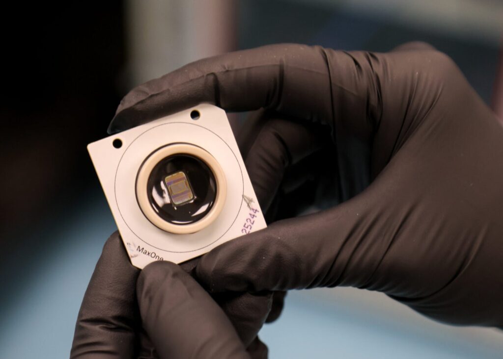 Μίνι εγκέφαλοι σε τσιπ έμαθαν να λύνουν κλασικό πρόβλημα ισορροπίας