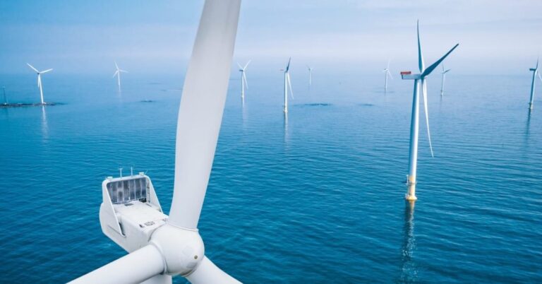 Η Καλιφόρνια επιβεβαιώνει: τα Tesla δεν είναι αυτόνομα οχήματα