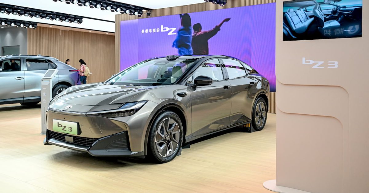 Η Toyota ρίχνει τις τιμές των EV στην Κίνα — και ο ανταγωνισμός γίνεται πόλεμος