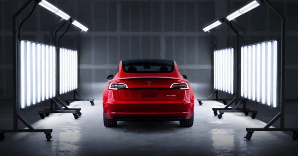 Tesla: Οι αναλυτές περιμένουν 365.000 παραδόσεις στο πρώτο τρίμηνο του 2026