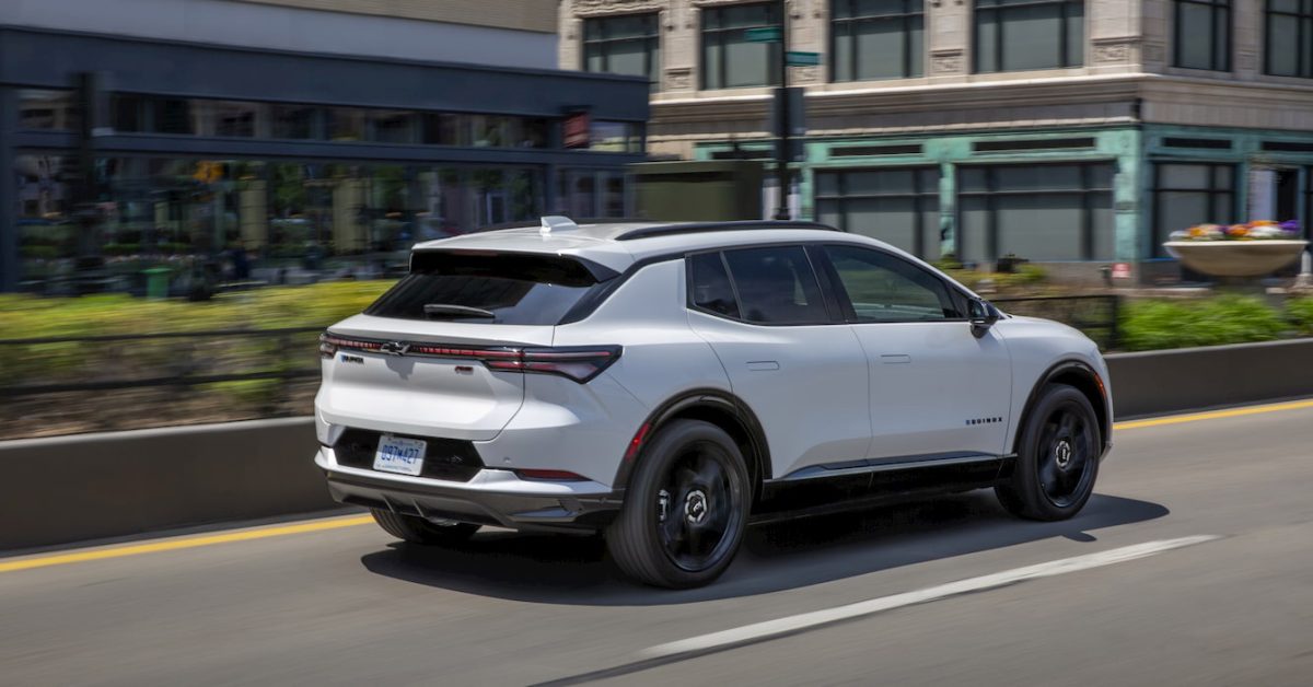 Τα καινούργια ηλεκτρικά δεν πουλάνε — τα μεταχειρισμένα όμως σπάνε ρεκόρ