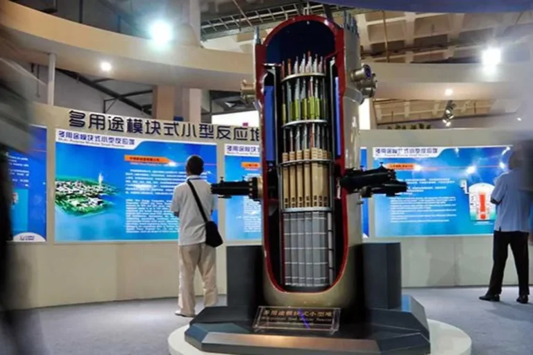 Μικροαντιδραστήρες: Το μέλλον της πυρηνικής ενέργειας ή μια επικίνδυνη συντόμευση;