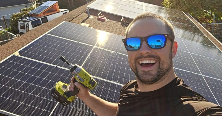 Ο πόλεμος στο Ιράν ανεβάζει τις τιμές καυσίμων — και δίνει επιχείρημα στην οικιακή ηλιακή ενέργεια