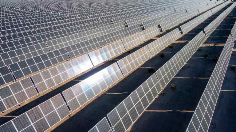 Meta: Ηλιακή δύναμη άνω των 3 GW για να τροφοδοτήσει την Τεχνητή Νοημοσύνη
