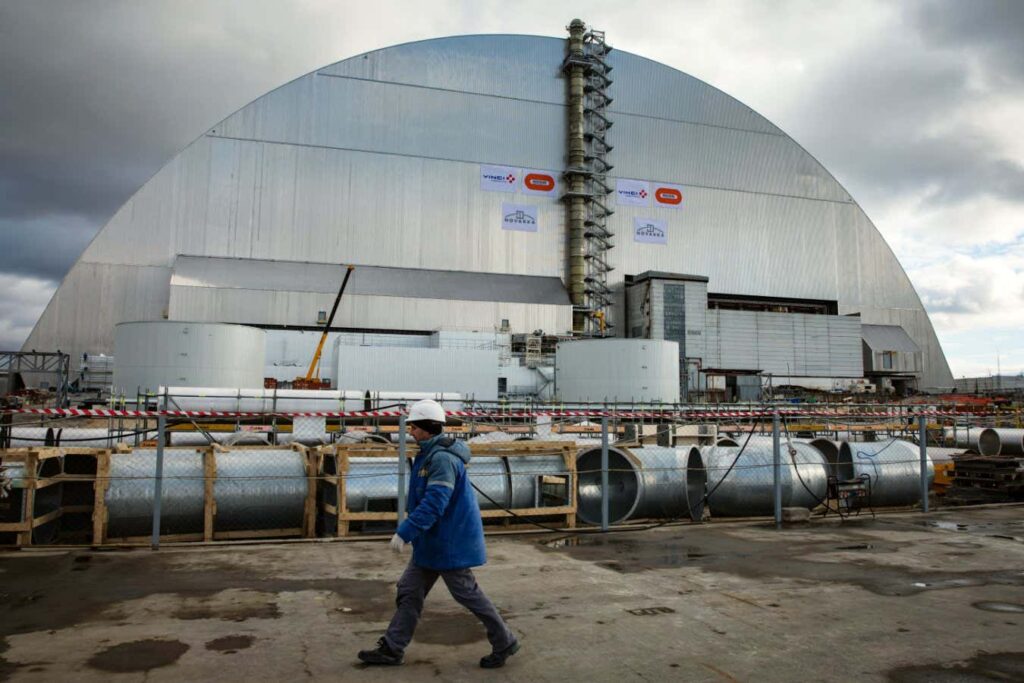 40 χρόνια μετά το Chernobyl, η ζώνη παραμένει πεδίο έρευνας και πολέμου