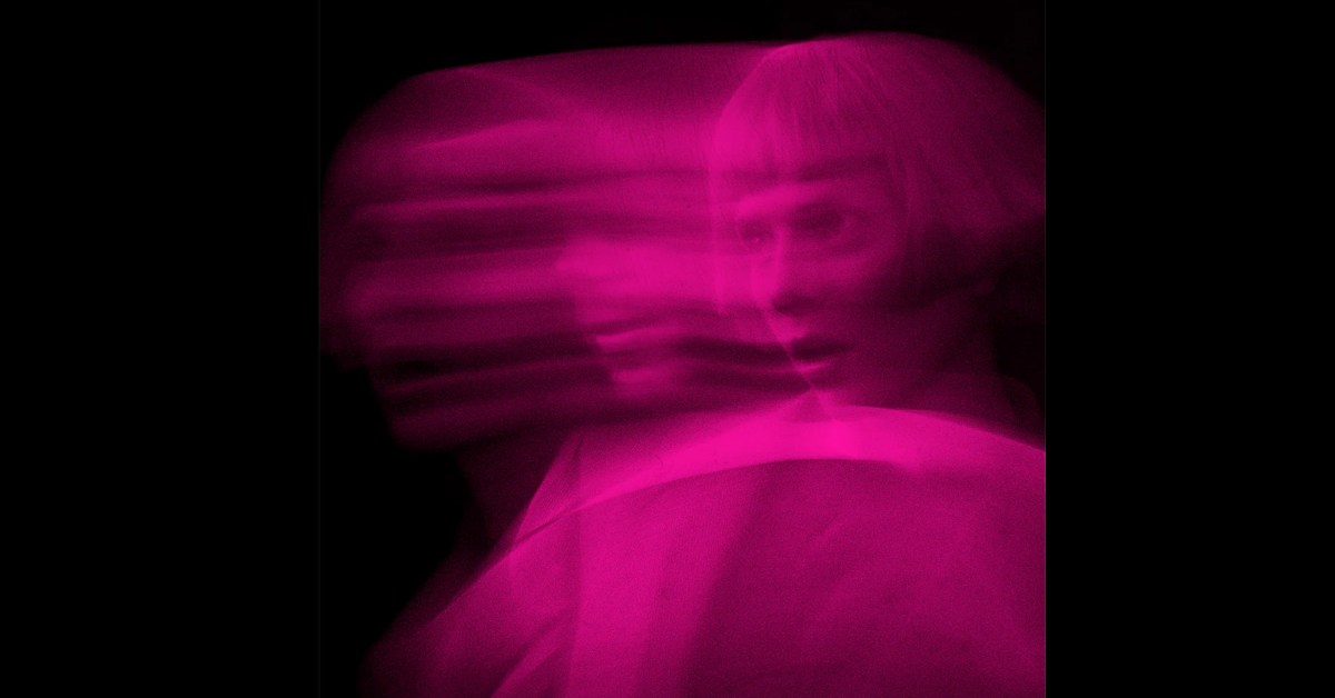 Το Come Closer των Tomora είναι γράμμα αγάπης στη dance των 90s