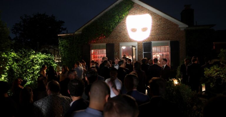 Το Grindr κυριάρχησε στο πάρτι του WHCD στην Ουάσιγκτον