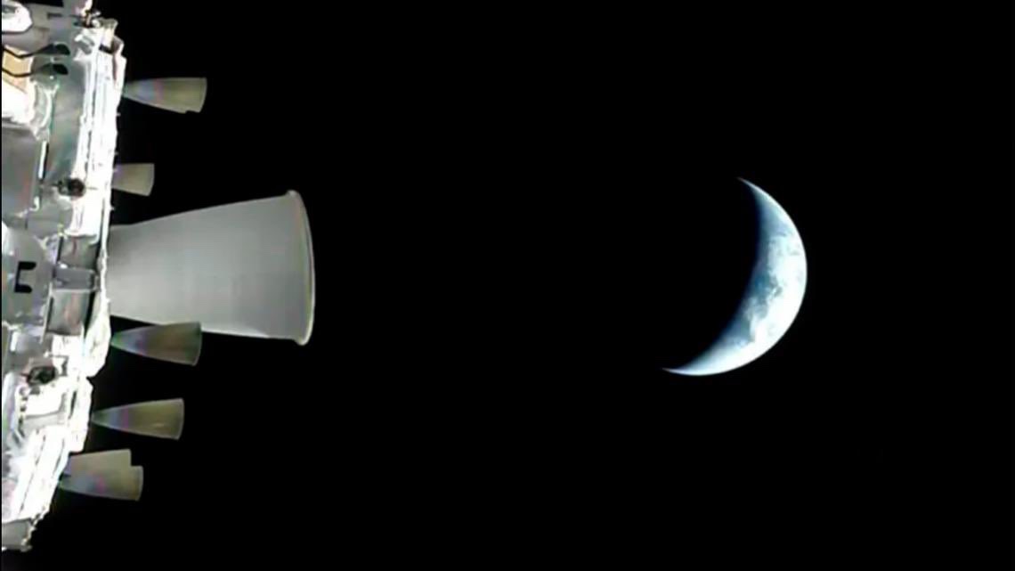 Για πρώτη φορά από το 1972, άνθρωποι πετούν προς τη Σελήνη