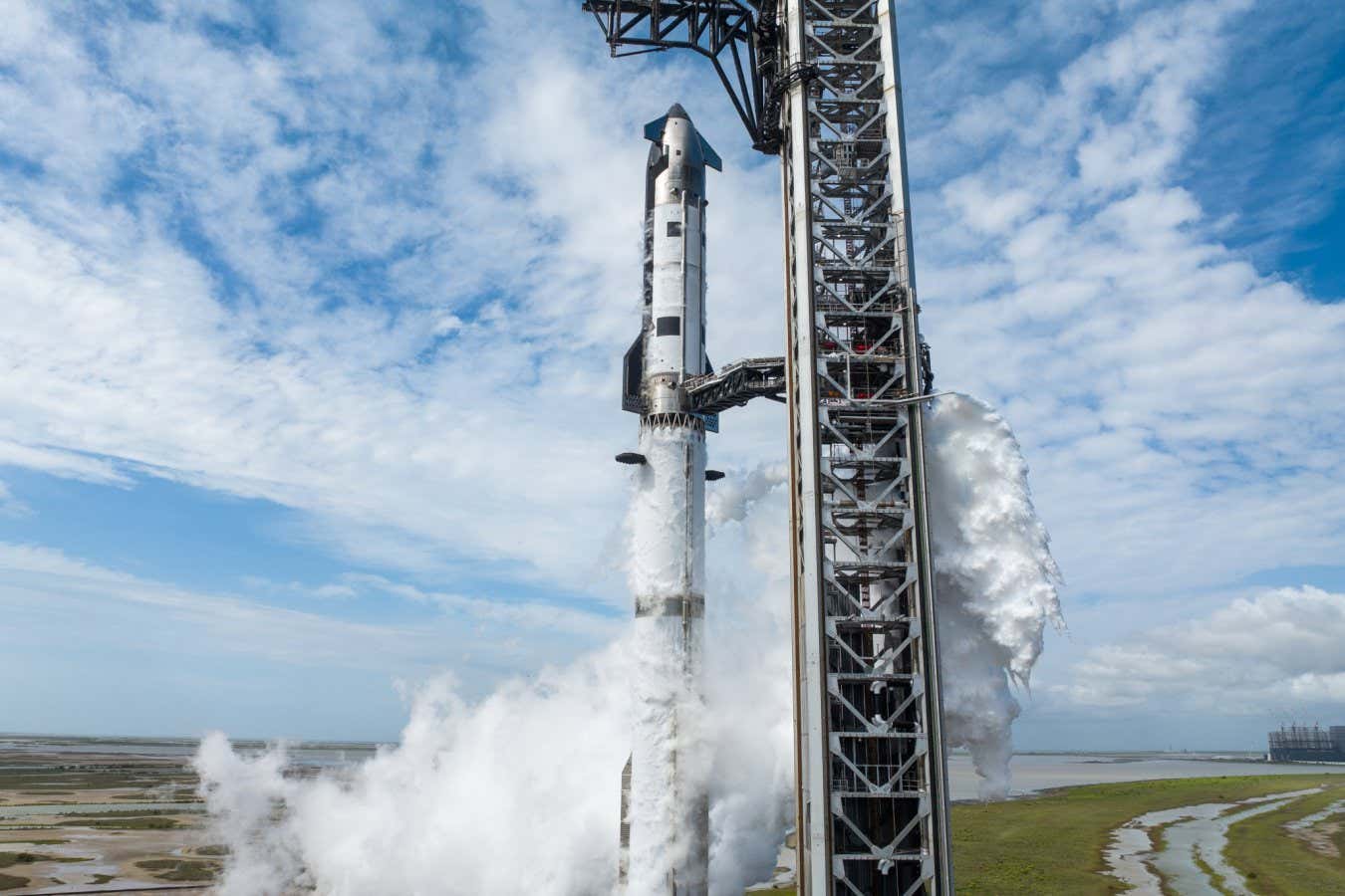 Η SpaceX ετοιμάζει την εκτόξευση του ψηλότερου και ισχυρότερου πυραύλου στην ιστορία