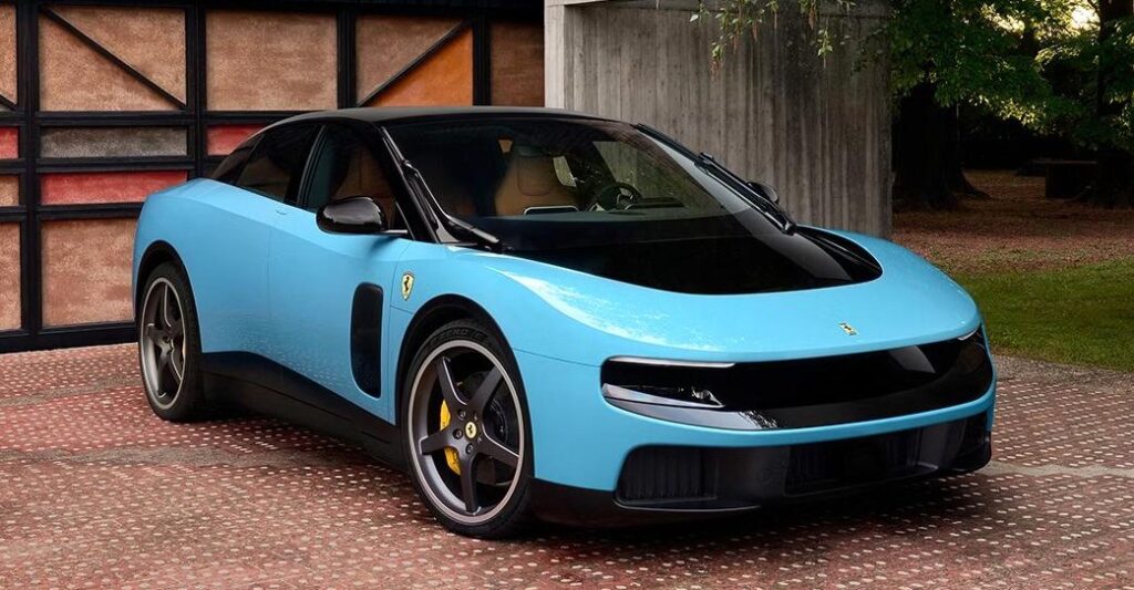 Η Ferrari παρουσιάζει το πρώτο ηλεκτρικό μοντέλο της με συμβολή του Jony Ive