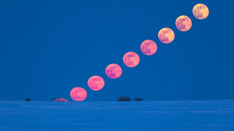 Blue Moon 2026: Μια εξαιρετικά σπάνια πανσέληνο ανατέλλει απόψε