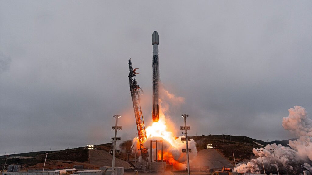 Η SpaceX έστειλε 24 δορυφόρους Starlink σε τροχιά στην πρώτη εκτόξευση ως δημόσια εταιρεία (βίντεο)