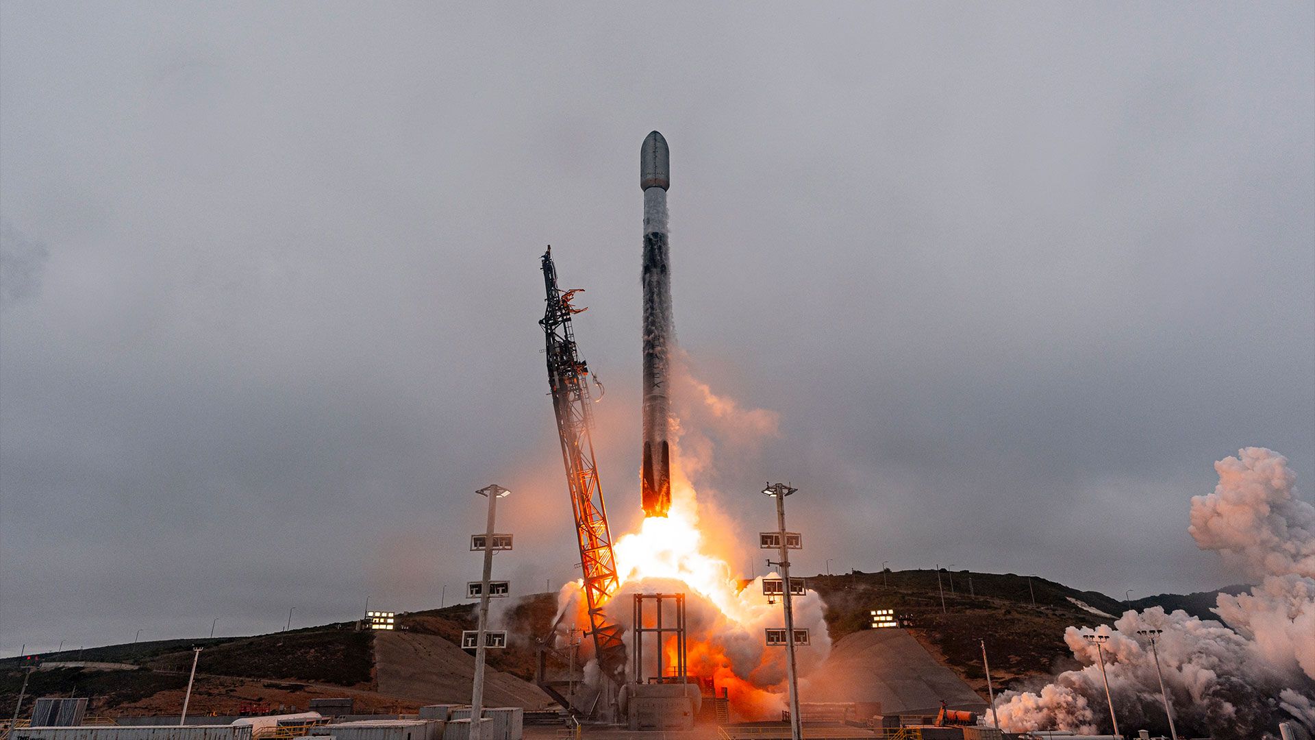Η SpaceX έστειλε 24 δορυφόρους Starlink σε τροχιά στην πρώτη εκτόξευση ως δημόσια εταιρεία (βίντεο)