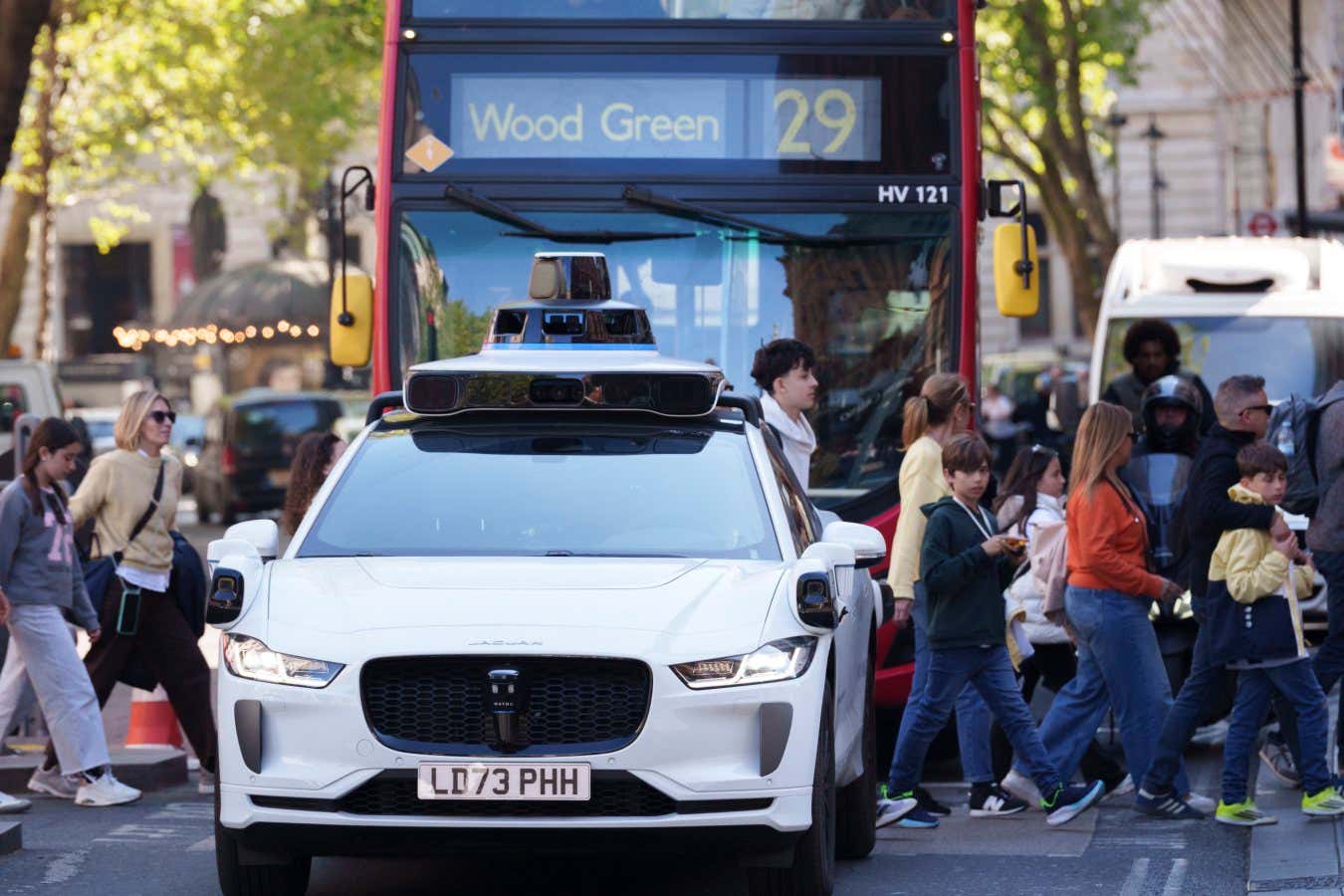Παραλίγο ατύχημα με Waymo στο Λονδίνο, αλλά παραμένω αισιόδοξος