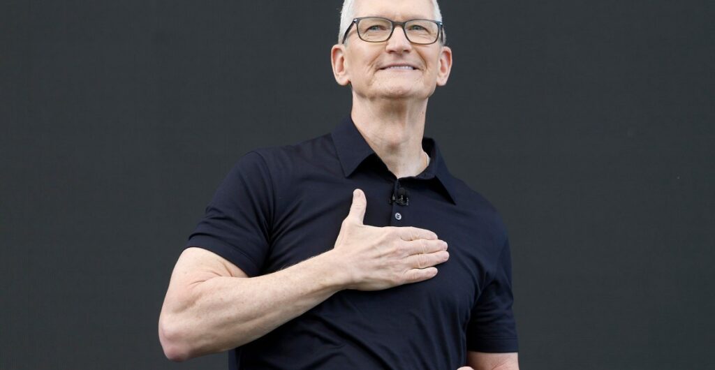 Ο Τιμ Κουκ αφήνει ανοιχτό νέο iCloud Plus για εντατικούς χρήστες AI