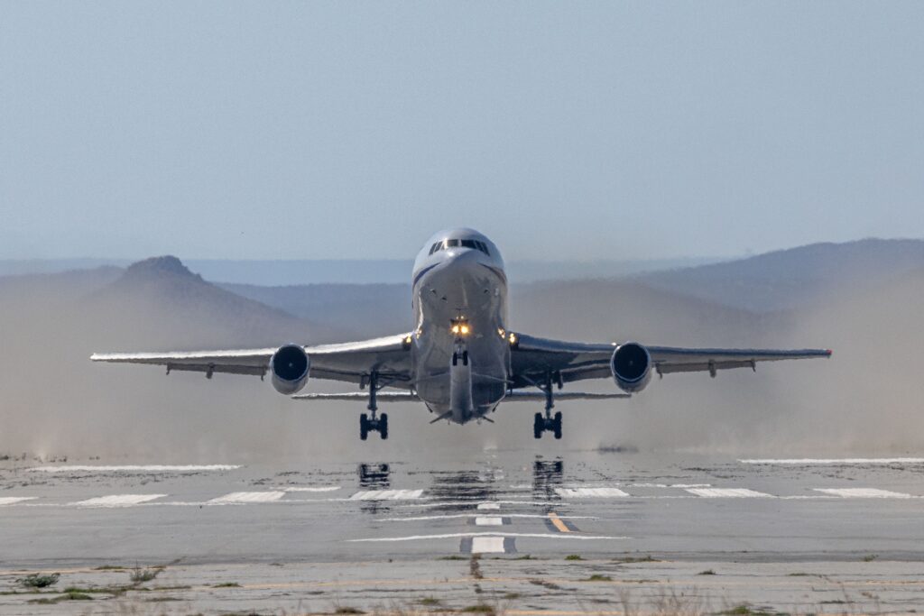 Pegasus XL ξεκίνησε αποστολή επαναφοράς τροχιάς για τη Swift