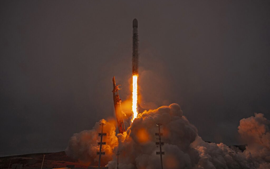 Η SpaceX κερδίζει μεγάλα συμβόλαια του Πενταγώνου, με ανησυχίες για τον ανταγωνισμό