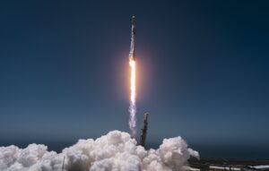 Η SpaceX εξασφαλίζει συμβόλαια εκτοξεύσεων 1,6 δισ. δολαρίων για στρατιωτικούς δορυφόρους