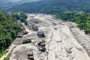 Κατάρρευση παγετώνα πιθανή αιτία της καταστροφής στο Νεπάλ