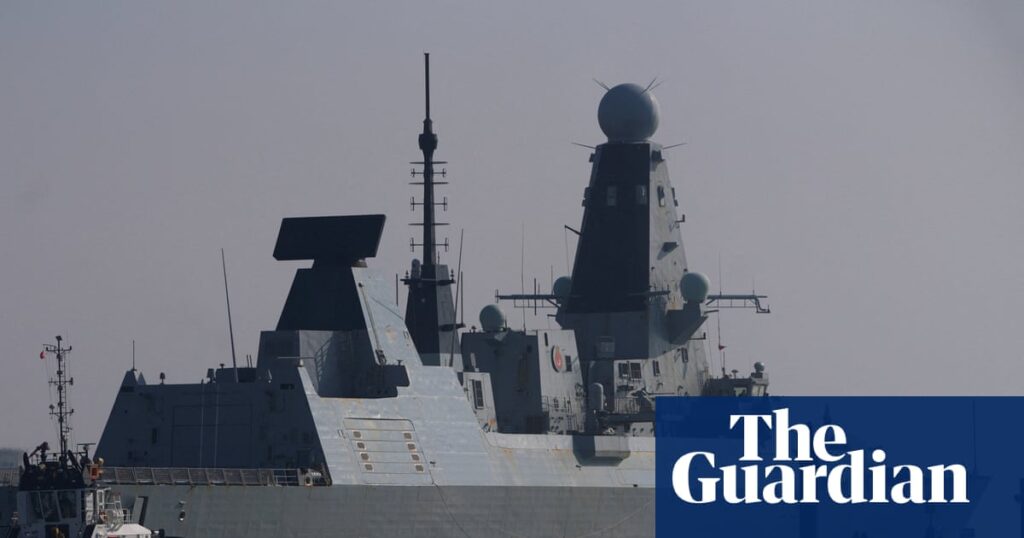 Το Royal Navy παρακολούθησε για τρεις ημέρες ρωσικά πλοία στα βρετανικά ύδατα