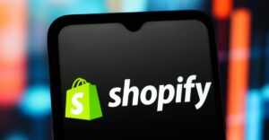 Η Shopify ανοίγει τον κατάλογό της σε περισσότερους AI πράκτορες