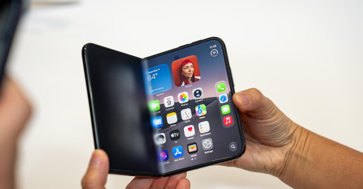 Η Apple ανακοίνωσε το πρώτο αναδιπλούμενο iPhone Duo