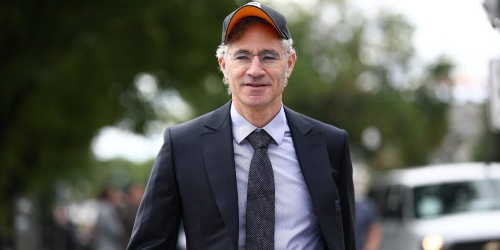 Ο CEO της Palantir, Alex Karp: Οι νευροδιαφορετικοί εργαζόμενοι θα ευδοκιμήσουν στην εποχή της τεχνητής νοημοσύνης