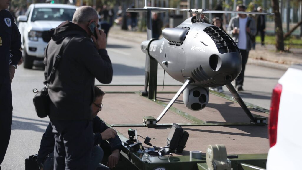 Drones εναντίον anti-drones: Τι αποκάλυψε η παρέλαση της 28ης Οκτωβρίου για τον πόλεμο του αύριο