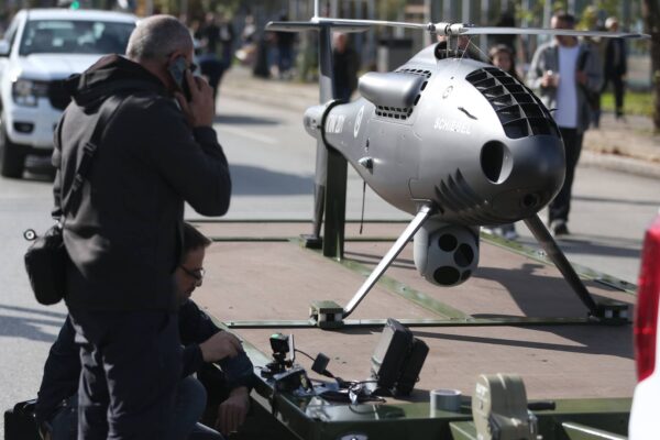 Drones εναντίον anti-drones: Τι αποκάλυψε η παρέλαση της 28ης Οκτωβρίου για τον πόλεμο του αύριο