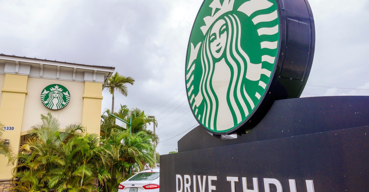 Η Starbucks εξετάζει προσωποποιημένο ψηφιακό μενού στο drive-thru με AI
