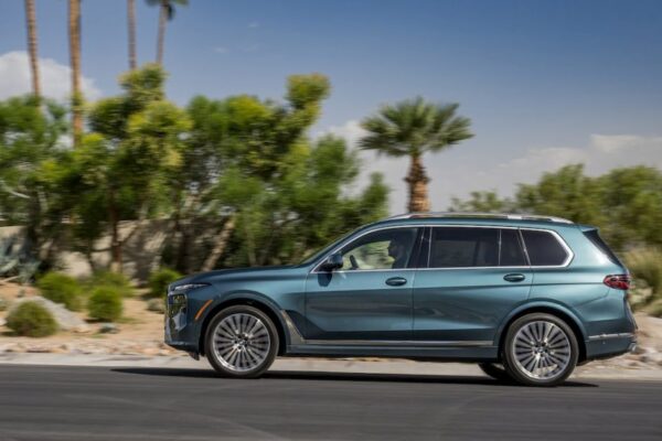 Η BMW ετοιμάζει το iX7, πρώτο ηλεκτρικό SUV τριών σειρών