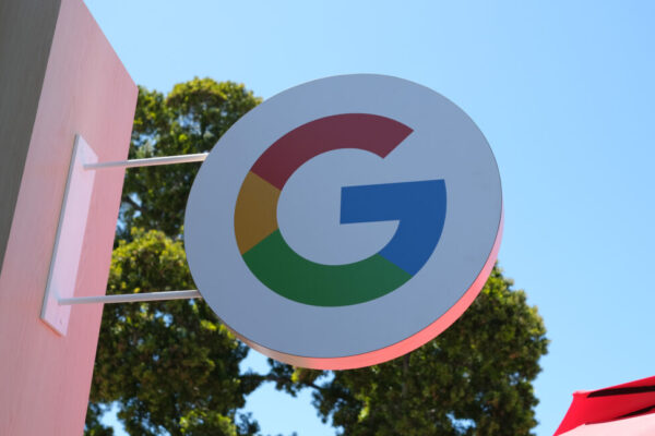 Η Google λέει ότι η αναζήτηση με AI αποδίδει λιγότερα έσοδα