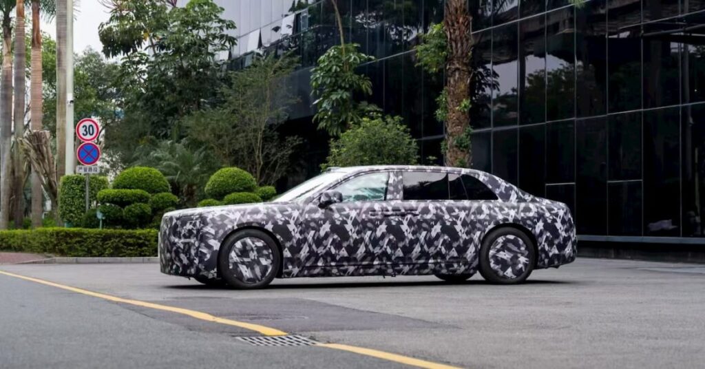 Η BYD ετοιμάζει υπερπολυτελές ηλεκτρικό σεντάν με μπαταρίες στερεάς κατάστασης
