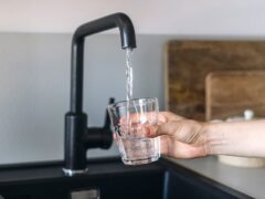 PFAS στο πόσιμο νερό των ΗΠΑ: μπορεί να είναι διπλάσια από τα επίσημα στοιχεία