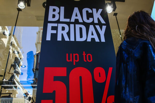 Black Friday 2026: Το «παζάρι» δύο ταχυτήτων και πώς να κρίνετε τις προσφορές