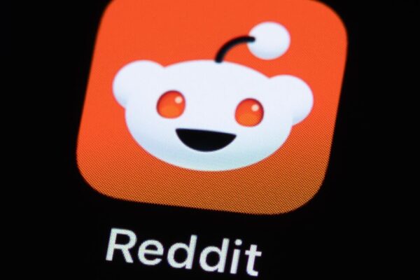 Το Reddit περνά σε πρόσβαση μόνο για συνδεδεμένους χρήστες