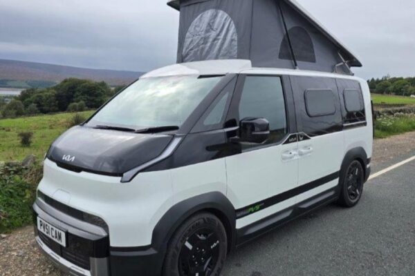 Η Kia παρουσίασε το ηλεκτρικό campervan PV5 με δύο κρεβάτια και κουζίνα