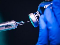 Ανεβαίνει ο αντιγριπικός εμβολιασμός, χαμηλή ανταπόκριση στην COVID-19 παρά τις εισαγωγές